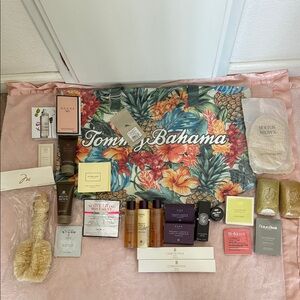 Tommy Bahama tote and beauty samples